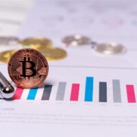 Bitcoin fecha julho em US$ 64 mil com virada no fluxo dos ETFs