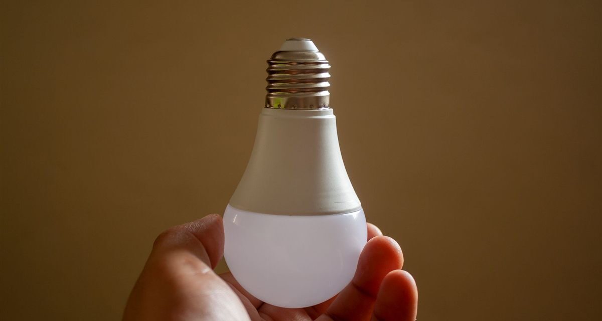 Como economizar na conta de luz e nas contas de casa