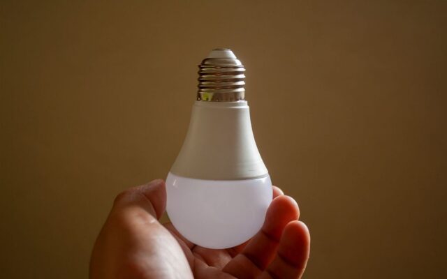 Como economizar na conta de luz e nas contas de casa