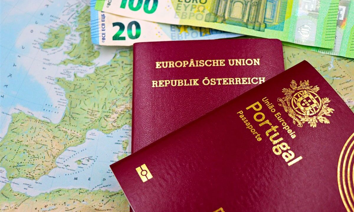 Dólar turismo: quanto custa levar US$ 1.000 para viajar agora