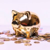 Educação financeira para os filhos: como ensinar em cada idade