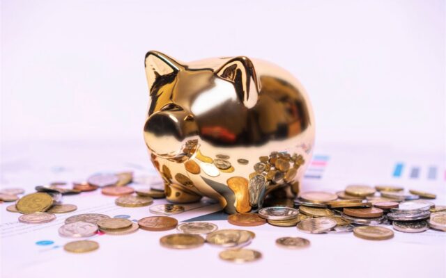 Educação financeira para os filhos: como ensinar em cada idade