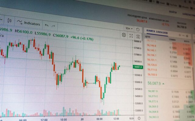 B3 reporta quinta: volume cai 11% com Ibovespa em alta