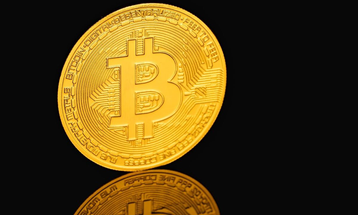Bitcoin: maior saída de ETFs desde julho pressiona o preço