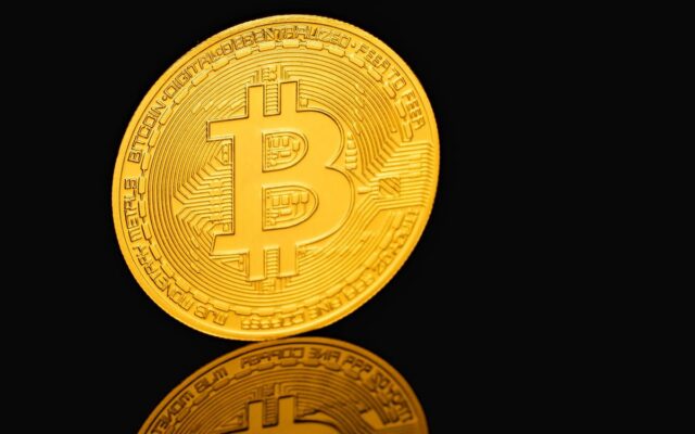 Bitcoin: maior saída de ETFs desde julho pressiona o preço