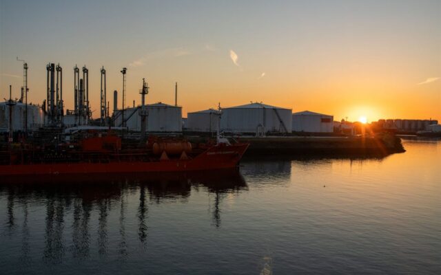 Brent supera US$ 90 com o fim do memorando EUA-Irã