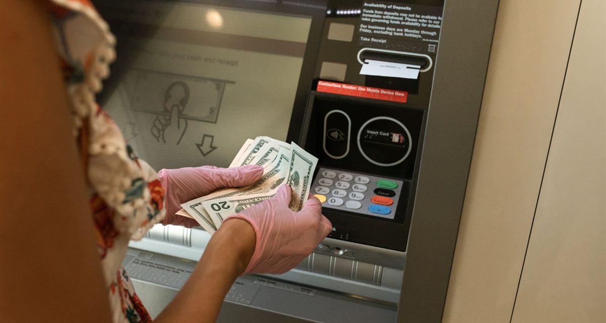 Cesta de serviços essenciais: o pacote bancário gratuito