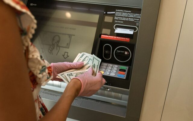 Cesta de serviços essenciais: o pacote bancário gratuito
