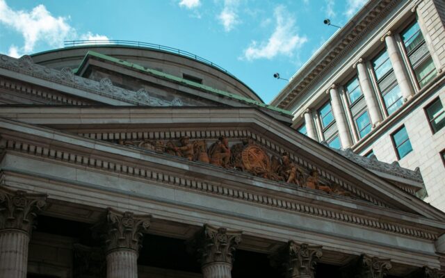 Como o Banco Central atua no câmbio: leilão, swap e reservas