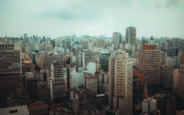 Ibovespa fecha a 175.664 na oitava alta seguida