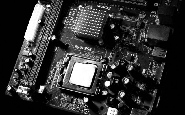Nvidia sobe 8,7% e Nasdaq salta 1,57%: a lição do after-hours