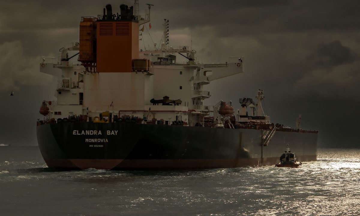 Petroleiras caem pelo terceiro dia com o petróleo em baixa