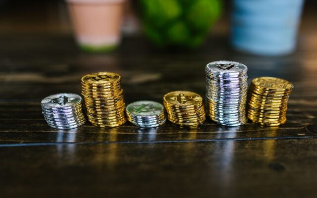 Bitcoin volta aos 78 mil e o ethereum supera os US$ 2.500