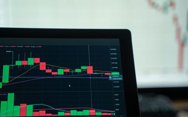 Ibovespa fecha a 187.422 pontos e o dólar a R$ 5,10