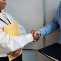 Incorporação, fusão e spin-off: o que acontece com o acionista