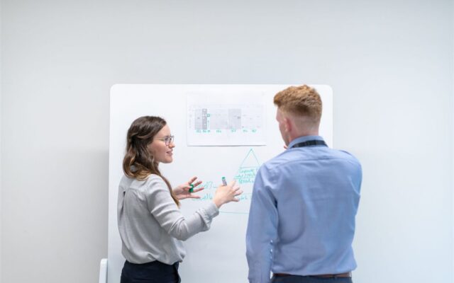 O que é cisão de empresa e o que o acionista recebe